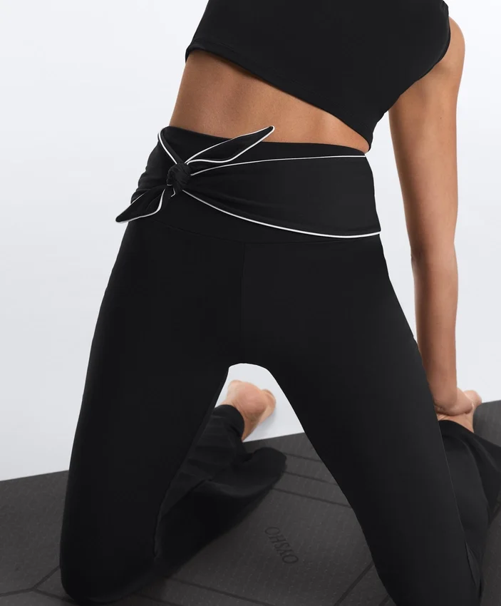 Pantaloni Comfortlux cu talie înaltă și croi evazat, cu fundă Pantaloni Comfortlux cu talie înaltă și croi evazat, cu fundă