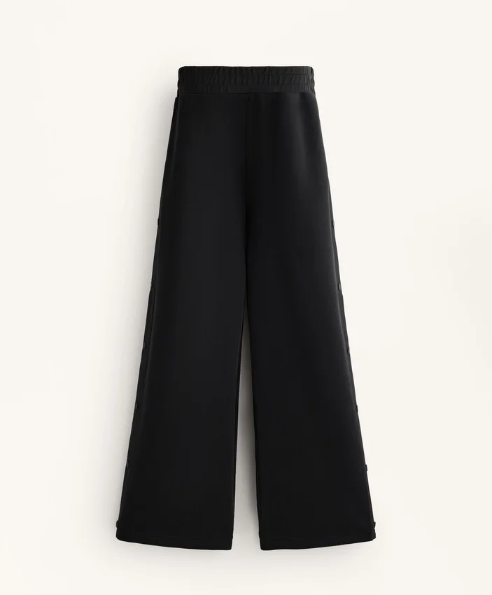 Pantaloni cu croi drept, cu nasturi și bordură din modal Soft Touch Pantaloni cu croi drept, cu nasturi și bordură din modal Soft Touch