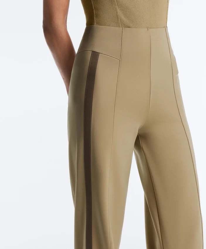 Pantaloni cu croi drept, cu talie înaltă, cu efect de neopren și bordură Pantaloni cu croi drept, cu talie înaltă, cu efect de neopren și bordură