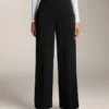 Pantaloni cu croi drept, din modal și cu pliuri Pantaloni cu croi drept, din modal și cu pliuri