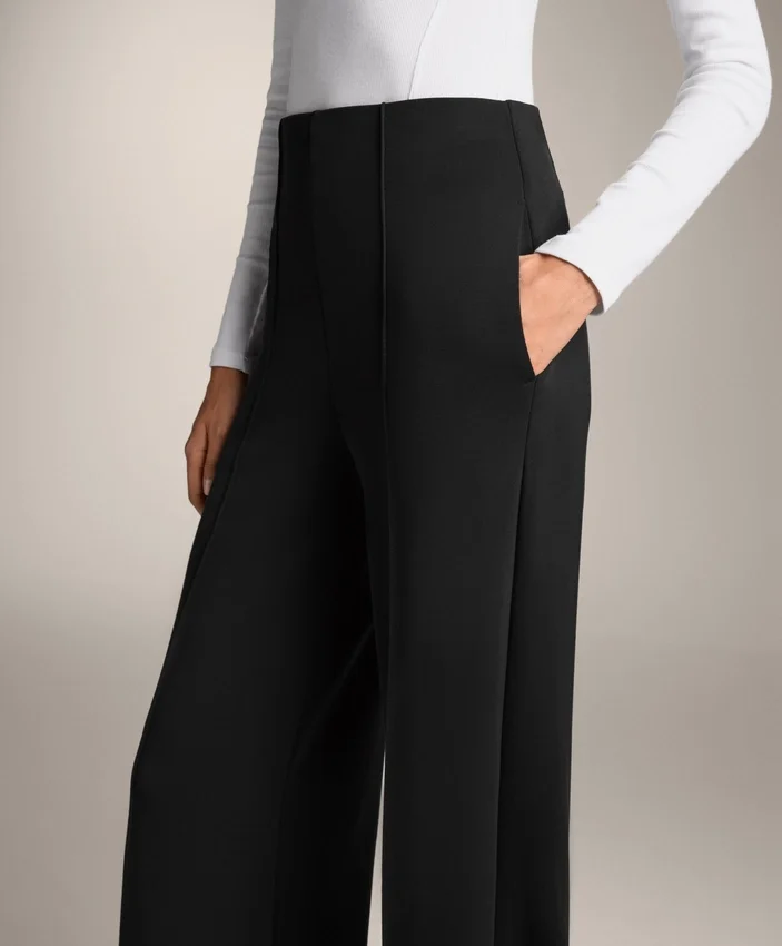 Pantaloni cu croi drept, din modal și cu pliuri Pantaloni cu croi drept, din modal și cu pliuri