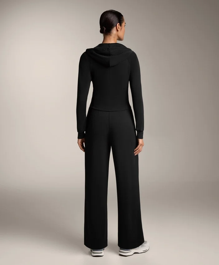 Pantaloni cu croi drept, din modal și cu pliuri Pantaloni cu croi drept, din modal și cu pliuri
