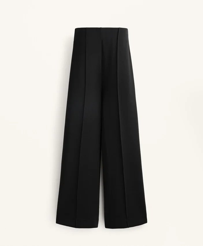 Pantaloni cu croi drept, din modal și cu pliuri Pantaloni cu croi drept, din modal și cu pliuri