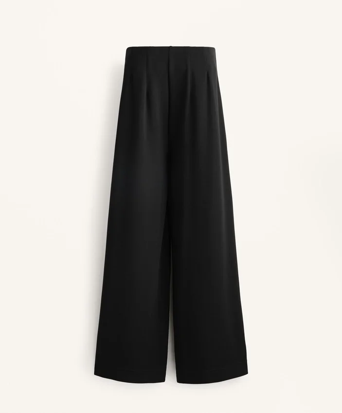 Pantaloni cu croi drept, din modal și cu pliuri Pantaloni cu croi drept, din modal și cu pliuri