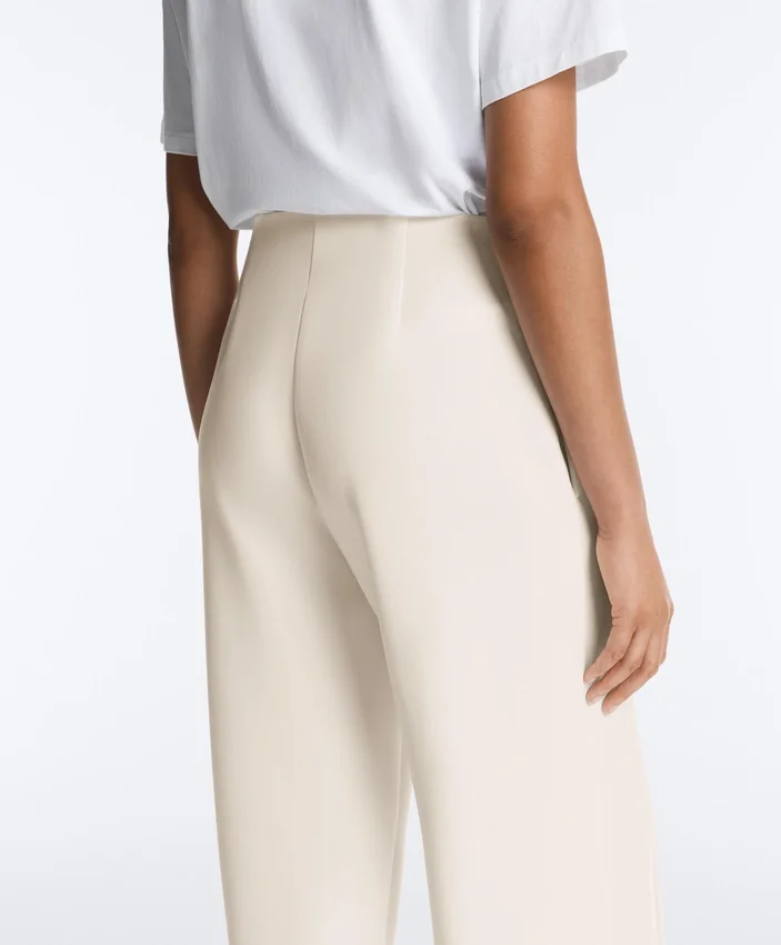 Pantaloni cu croi drept, din modal Soft Touch la atingere și cu bordură Pantaloni cu croi drept, din modal Soft Touch la atingere și cu bordură