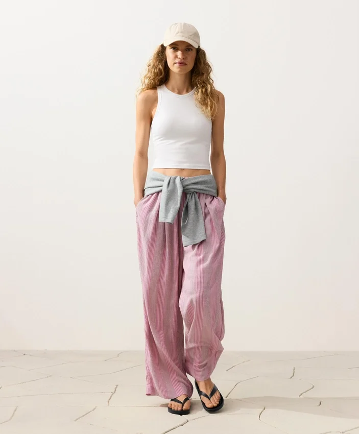 Pantaloni cu croi drept și dungi Pantaloni cu croi drept și dungi