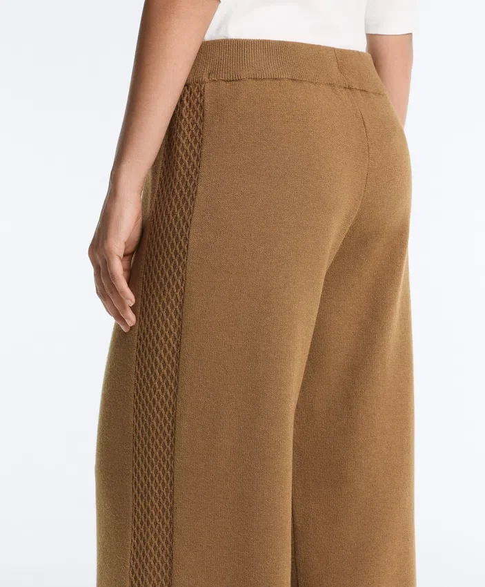 Pantaloni cu croi drept și structură tricotată lateral Pantaloni cu croi drept și structură tricotată lateral