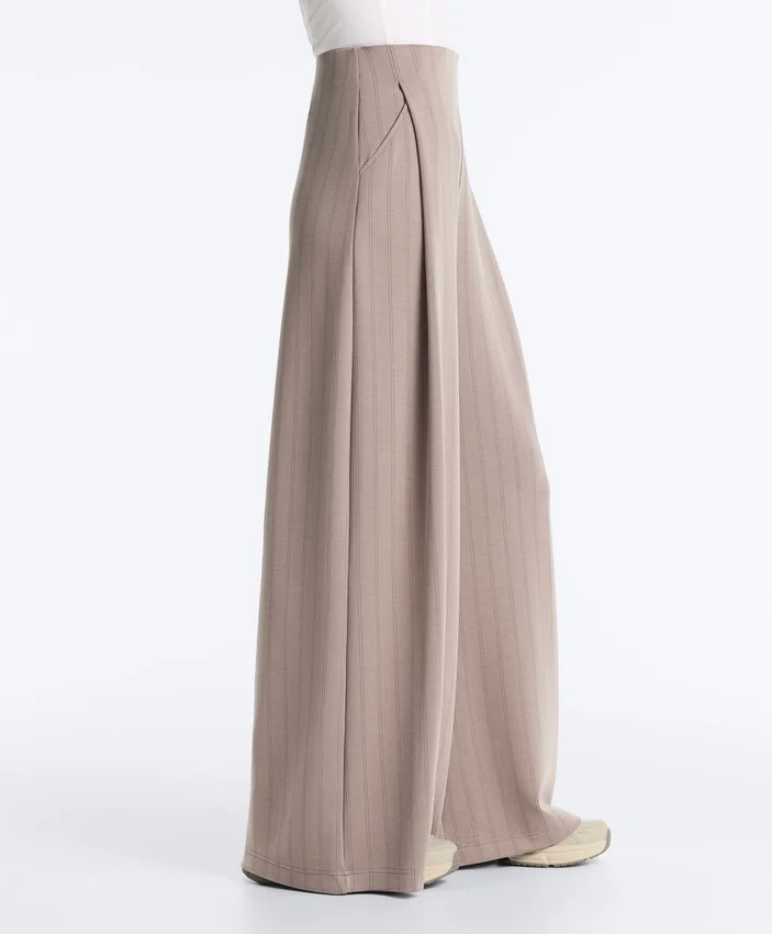 Pantaloni cu croi larg, cu dungi, din modal Soft Touch la atingere Pantaloni cu croi larg, cu dungi, din modal Soft Touch la atingere