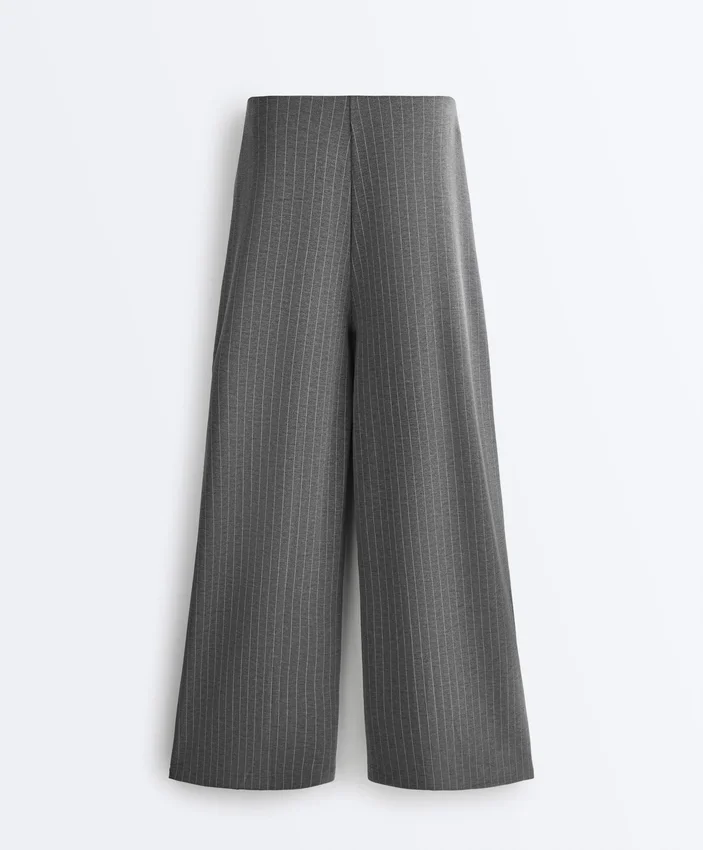 Pantaloni cu croi larg, cu dungi fine, din modal moale Soft Touch la atingere Pantaloni cu croi larg, cu dungi fine, din modal moale Soft Touch la atingere