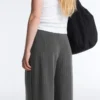 Pantaloni cu croi larg, cu dungi fine, din modal moale Soft Touch la atingere Pantaloni cu croi larg, cu dungi fine, din modal moale Soft Touch la atingere