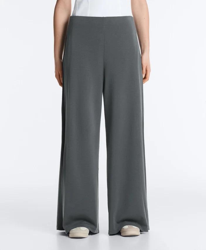 Pantaloni cu croi larg, cu textură Soft Touch, cu pliuri laterale și din modal Pantaloni cu croi larg, cu textură Soft Touch, cu pliuri laterale și din modal