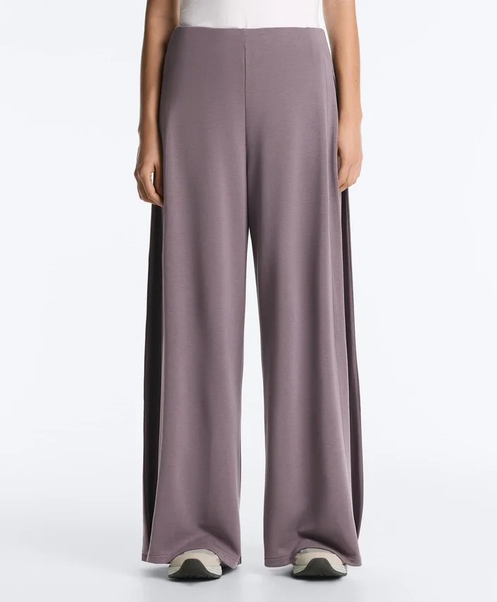Pantaloni cu croi larg, cu textură Soft Touch, cu pliuri laterale și din modal Pantaloni cu croi larg, cu textură Soft Touch, cu pliuri laterale și din modal