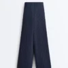 Pantaloni cu croi larg, cu textură Soft Touch, cu pliuri laterale și din modal Pantaloni cu croi larg, cu textură Soft Touch, cu pliuri laterale și din modal