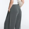 Pantaloni cu croi larg, cu textură Soft Touch, cu pliuri laterale și din modal Pantaloni cu croi larg, cu textură Soft Touch, cu pliuri laterale și din modal