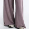 Pantaloni cu croi larg, cu textură Soft Touch, cu pliuri laterale și din modal Pantaloni cu croi larg, cu textură Soft Touch, cu pliuri laterale și din modal