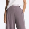 Pantaloni cu croi larg, cu textură Soft Touch, cu pliuri laterale și din modal Pantaloni cu croi larg, cu textură Soft Touch, cu pliuri laterale și din modal