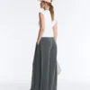 Pantaloni cu croi larg, cu textură Soft Touch, cu pliuri laterale și din modal Pantaloni cu croi larg, cu textură Soft Touch, cu pliuri laterale și din modal