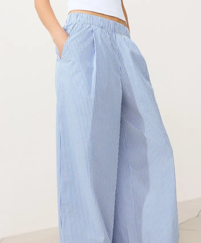 Pantaloni cu croi larg din amestec de bumbac, cu dungi Pantaloni cu croi larg din amestec de bumbac, cu dungi