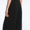 Pantaloni cu croi larg, din modal Soft Touch și cu tiv ajurat Pantaloni cu croi larg, din modal Soft Touch și cu tiv ajurat