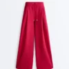 Pantaloni cu croi larg, din piqué plisat, cu bumbac Pantaloni cu croi larg, din piqué plisat, cu bumbac