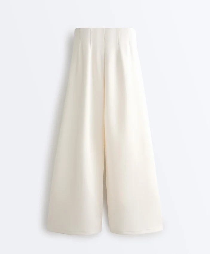 Pantaloni cu talie înaltă, croi larg, din țesătură de sargă, cu pliuri Pantaloni cu talie înaltă, croi larg, din țesătură de sargă, cu pliuri