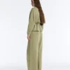 Pantaloni cu talie înaltă, croi larg și dungi fine, cu textură Soft Touch Pantaloni cu talie înaltă, croi larg și dungi fine, cu textură Soft Touch