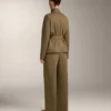 Pantaloni cu talie înaltă și croi drept, cu efect de neopren