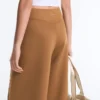 Pantaloni cu talie înaltă și croi larg, cu efect de neopren Pantaloni cu talie înaltă și croi larg, cu efect de neopren