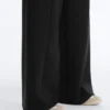Pantaloni cu talie înaltă și croi larg, cu efect de neopren Pantaloni cu talie înaltă și croi larg, cu efect de neopren