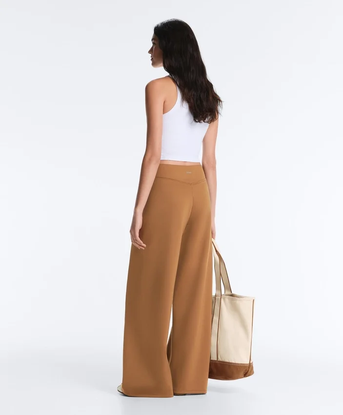 Pantaloni cu talie înaltă și croi larg, cu efect de neopren Pantaloni cu talie înaltă și croi larg, cu efect de neopren