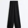 Pantaloni cu talie înaltă și croi larg, cu efect de neopren Pantaloni cu talie înaltă și croi larg, cu efect de neopren