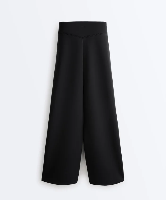 Pantaloni cu talie înaltă și croi larg, cu efect de neopren Pantaloni cu talie înaltă și croi larg, cu efect de neopren