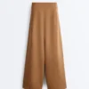 Pantaloni cu talie înaltă și croi larg, cu efect de neopren Pantaloni cu talie înaltă și croi larg, cu efect de neopren