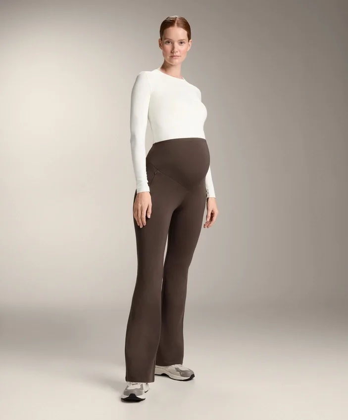Pantaloni de maternitate Warm Flare Pantaloni de maternitate Warm Flare