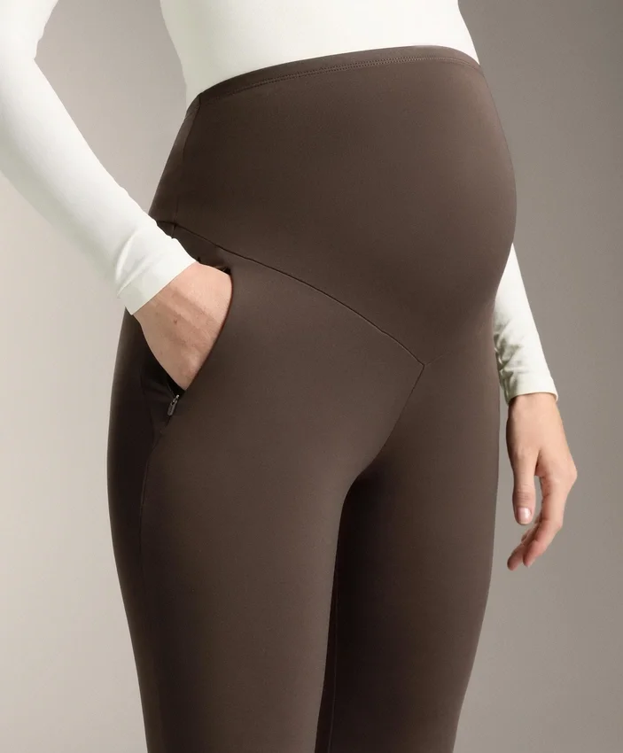 Pantaloni de maternitate Warm Flare Pantaloni de maternitate Warm Flare