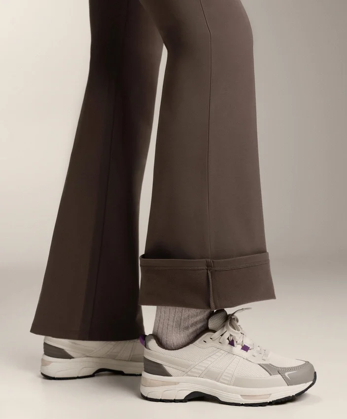 Pantaloni de maternitate Warm Flare Pantaloni de maternitate Warm Flare
