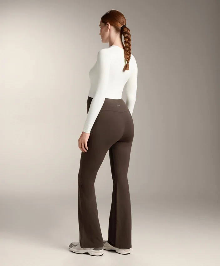 Pantaloni de maternitate Warm Flare Pantaloni de maternitate Warm Flare