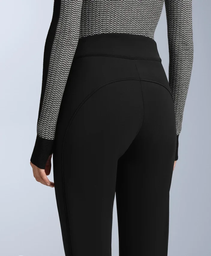 Pantaloni de schi elastici, rezistenți la apă, cu croi evazat pe toată lungimea Pantaloni de schi elastici, rezistenți la apă, cu croi evazat pe toată lungimea