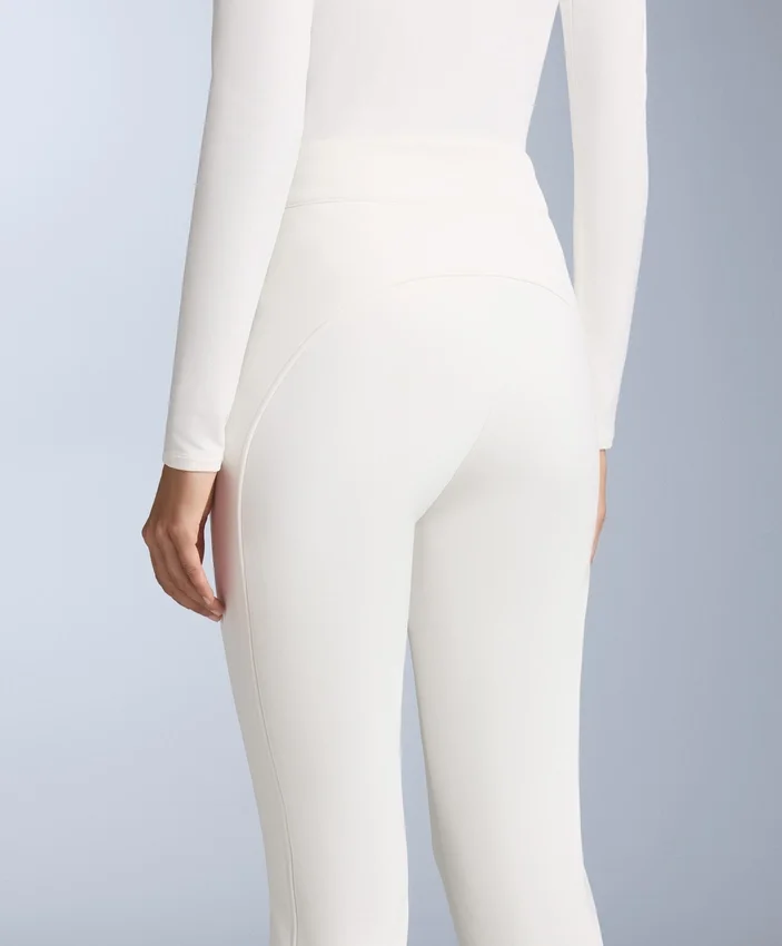 Pantaloni de schi elastici, rezistenți la apă, cu croi evazat pe toată lungimea Pantaloni de schi elastici, rezistenți la apă, cu croi evazat pe toată lungimea