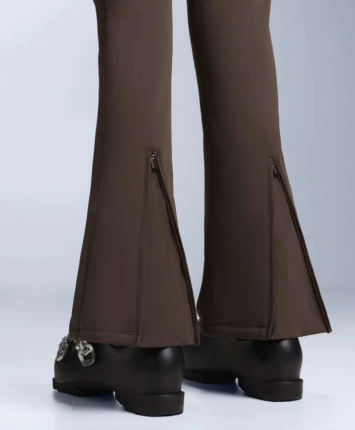 Pantaloni de schi elastici, rezistenți la apă, cu croi evazat pe toată lungimea Pantaloni de schi elastici, rezistenți la apă, cu croi evazat pe toată lungimea