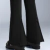 Pantaloni de schi elastici, rezistenți la apă, cu croi evazat pe toată lungimea Pantaloni de schi elastici, rezistenți la apă, cu croi evazat pe toată lungimea