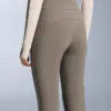 Pantaloni de schi evazați, elastici și rezistenți la apă Pantaloni de schi evazați, elastici și rezistenți la apă