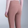 Pantaloni de schi evazați, elastici și rezistenți la apă Pantaloni de schi evazați, elastici și rezistenți la apă