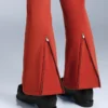 Pantaloni de schi evazați, elastici și rezistenți la apă Pantaloni de schi evazați, elastici și rezistenți la apă