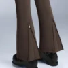 Pantaloni de schi evazați, elastici și rezistenți la apă