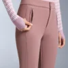 Pantaloni de schi evazați, elastici și rezistenți la apă Pantaloni de schi evazați, elastici și rezistenți la apă