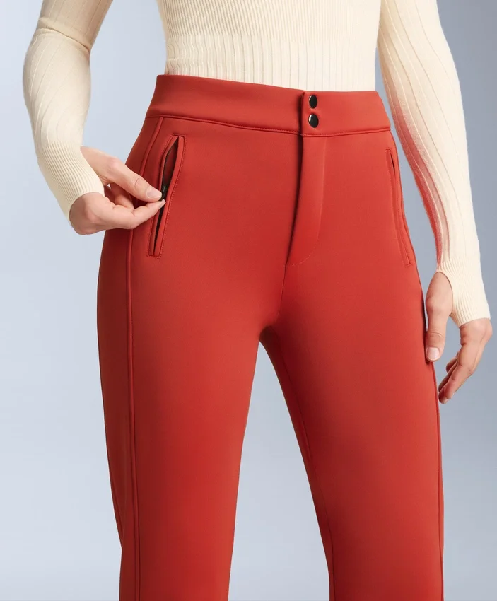 Pantaloni de schi evazați, elastici și rezistenți la apă Pantaloni de schi evazați, elastici și rezistenți la apă