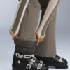Pantaloni de schi evazați, elastici și rezistenți la apă Pantaloni de schi evazați, elastici și rezistenți la apă