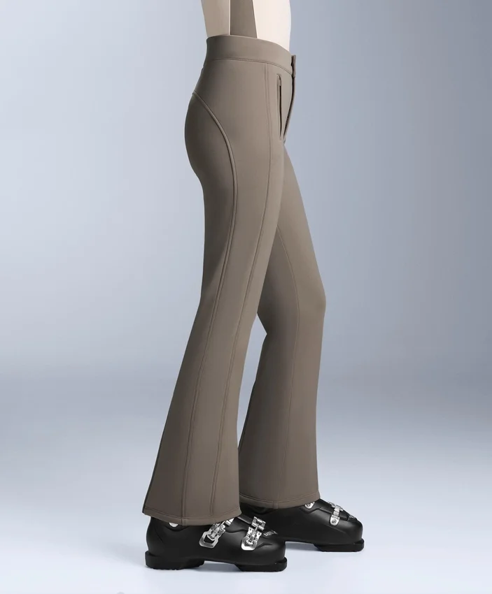 Pantaloni de schi evazați, elastici și rezistenți la apă Pantaloni de schi evazați, elastici și rezistenți la apă