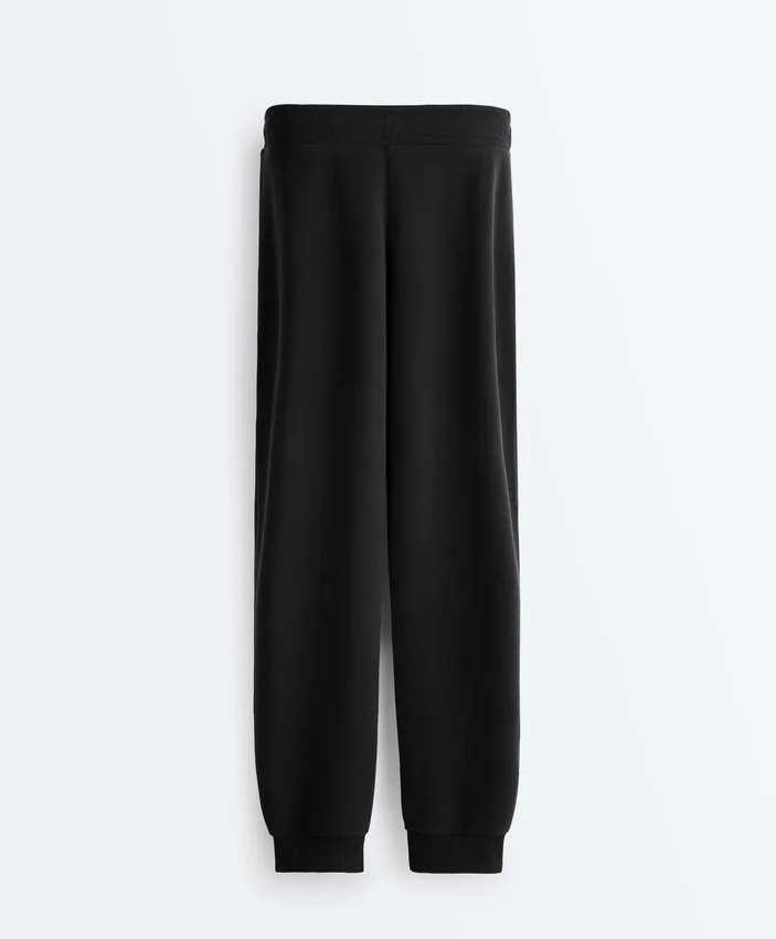 Pantaloni de trening mulati din material modal cu textura Soft Touch Pantaloni de trening mulati din material modal cu textura Soft Touch